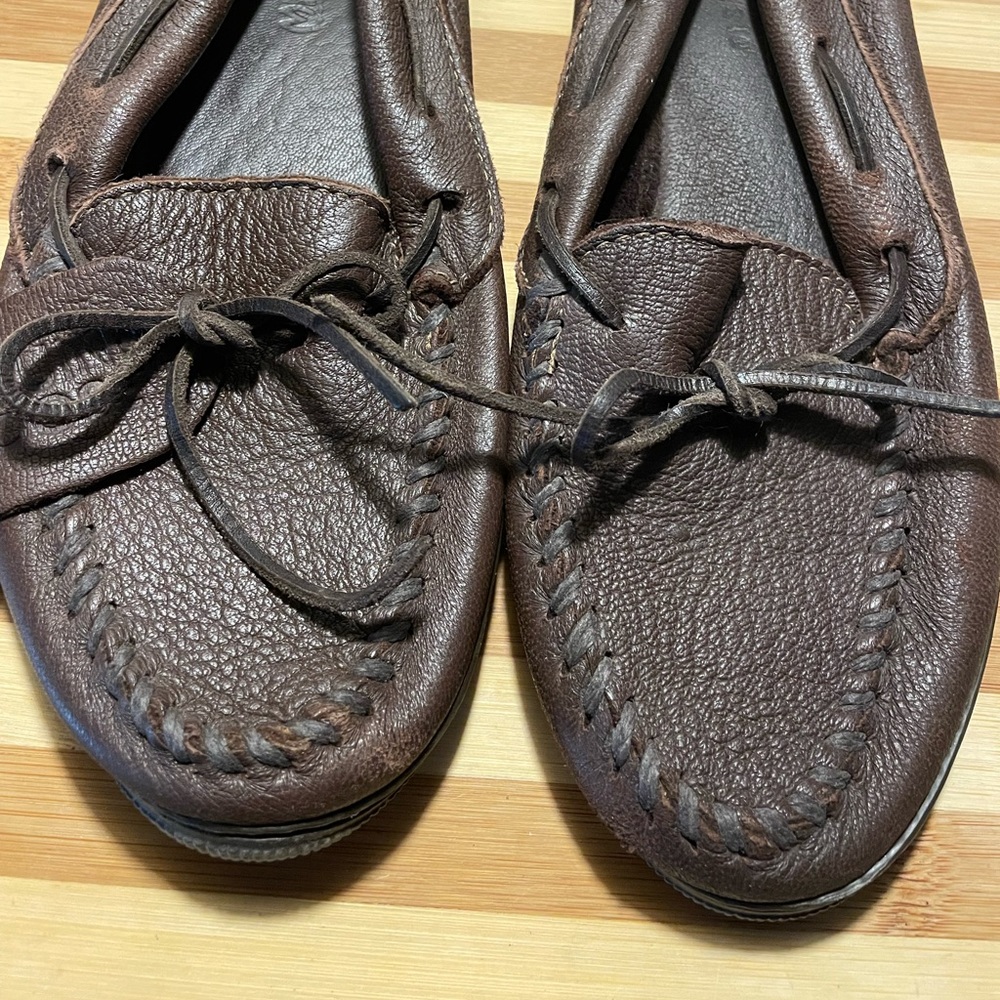 Minnetonka Moccasins - Women's Moosehide Classic size 8.5/9 wo.